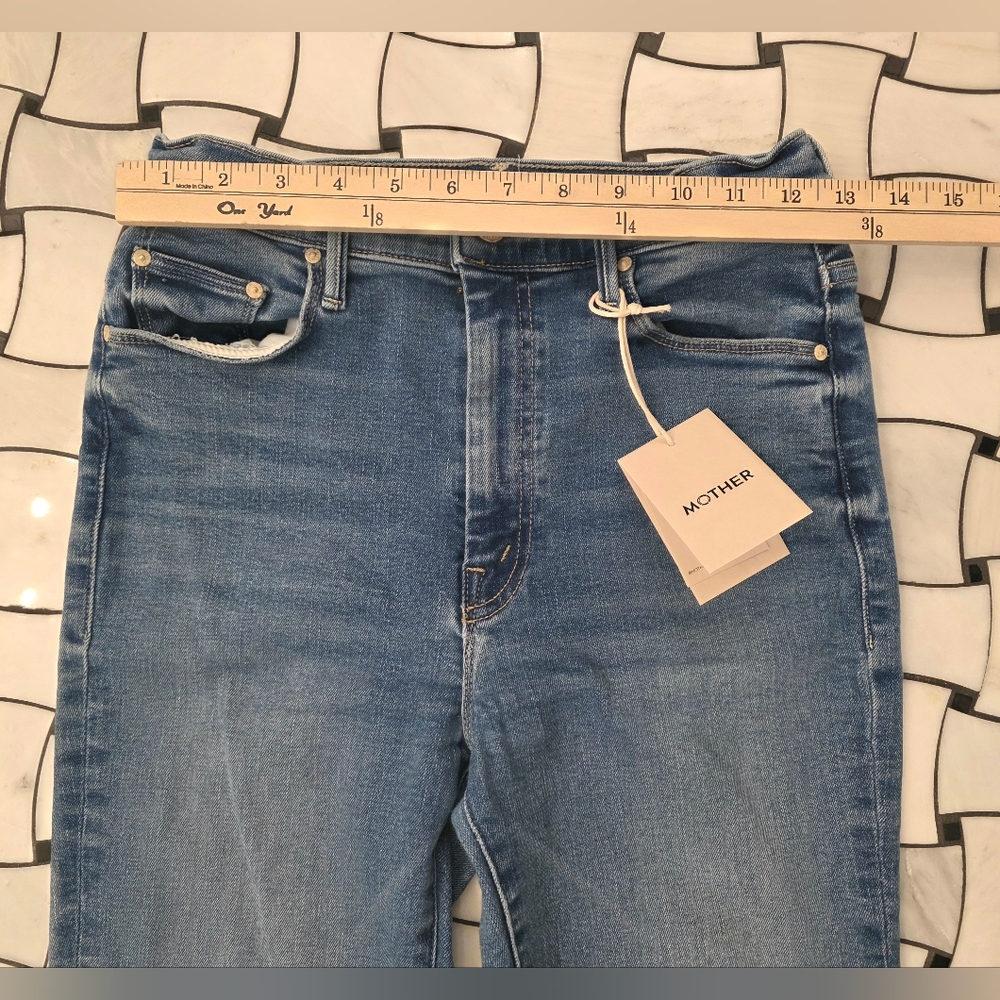 MOTHER High Waisted Weekender Skimp Flare Jeans Size 28 - Picture 8 of 14
